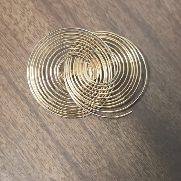 Jewelry - Gold Tone Duo Spirals Brooch